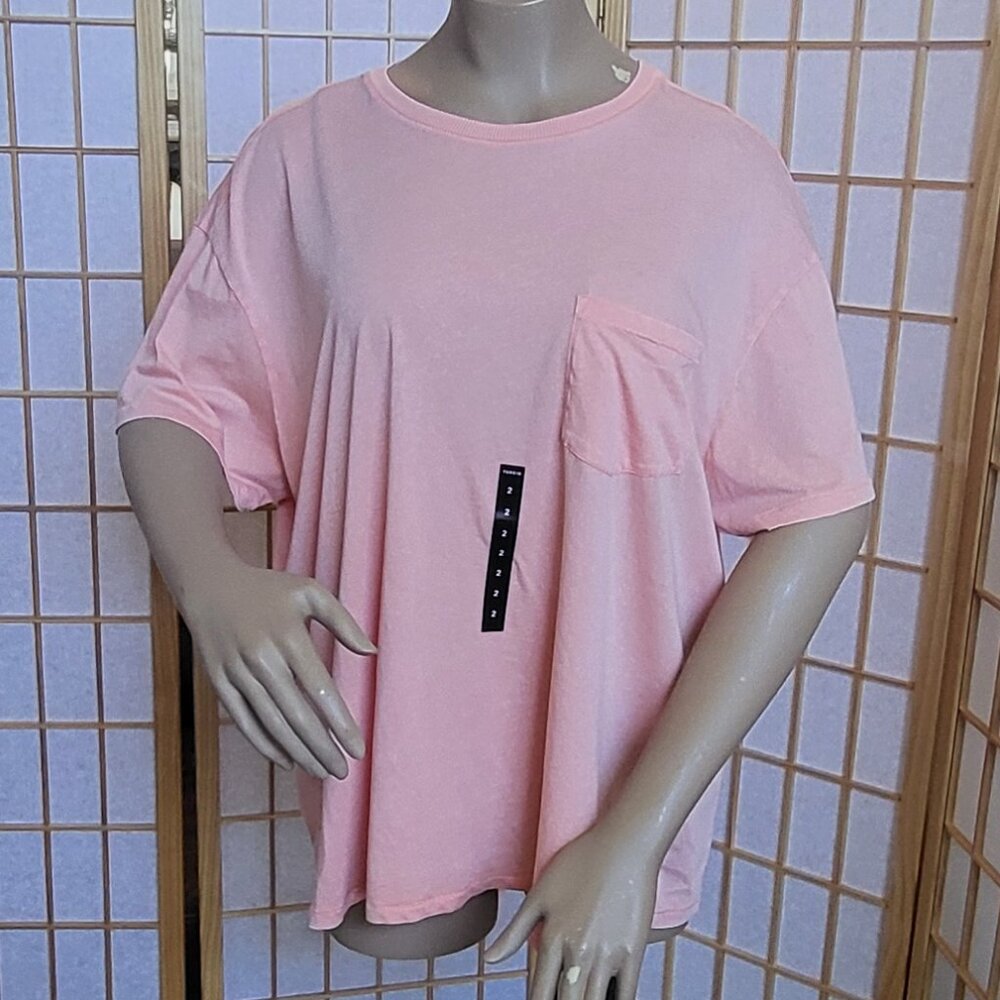 NWT Torrid brand peach color short-sleeve t-shirt with pocket size 2 or 2X